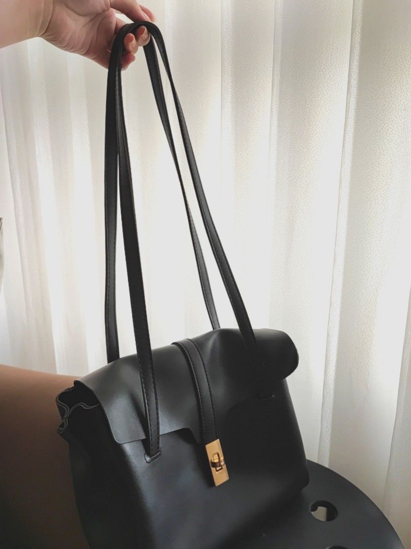 Double strap clearance shoulder bag