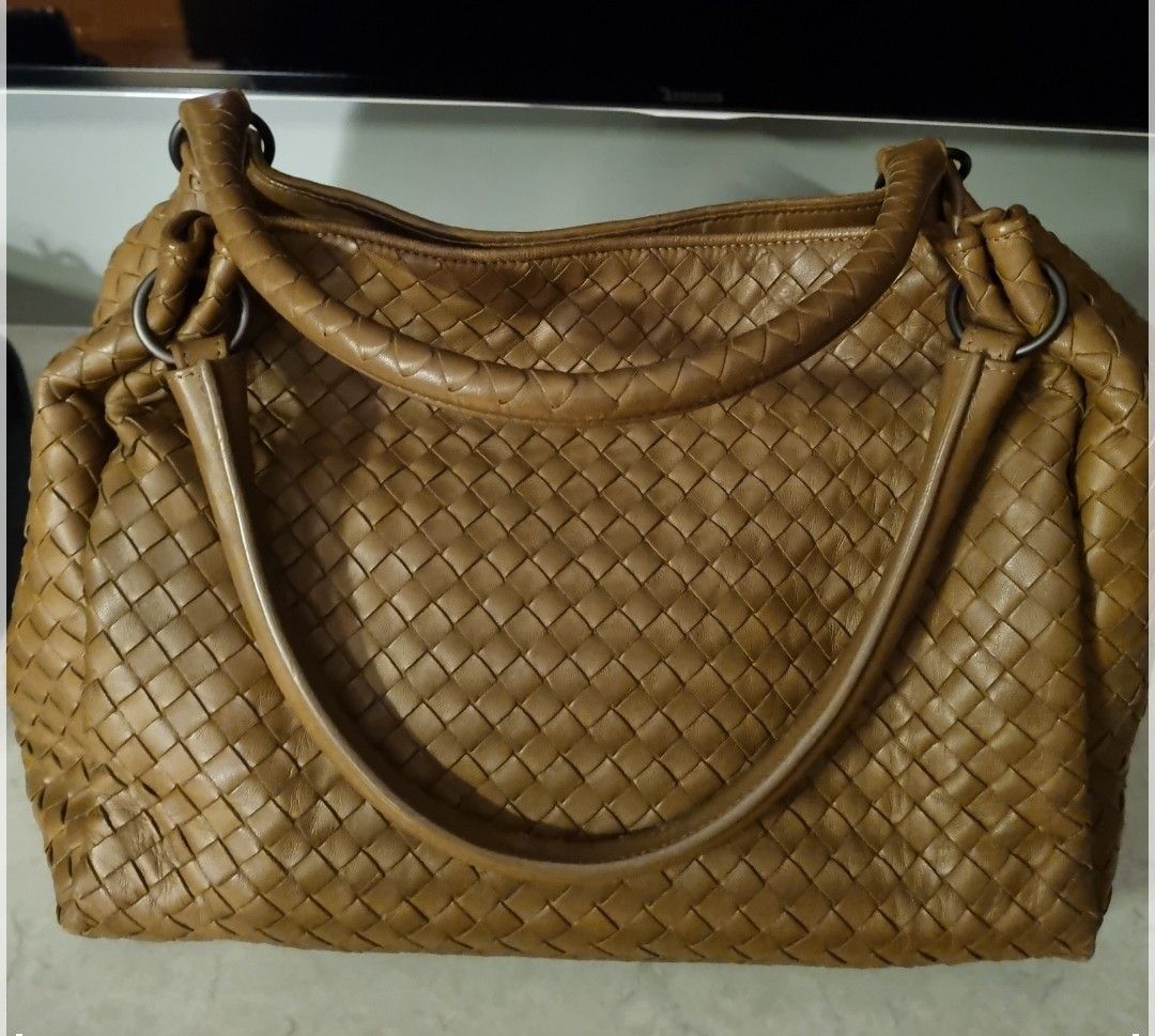 Bottega Veneta Nodini Crossbody bag, Women's Fashion, Bags & Wallets,  Cross-body Bags on Carousell