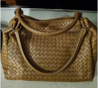 Bottega veneta crossbody bag Intrecciato, Men's Fashion, Bags, Sling Bags  on Carousell