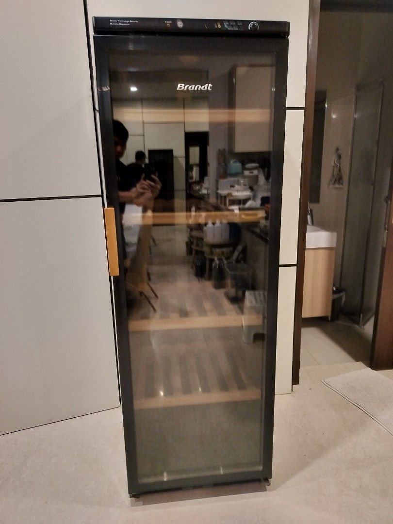 Brandt Wine Chiller CB1781, TV & Home Appliances, Kitchen Appliances