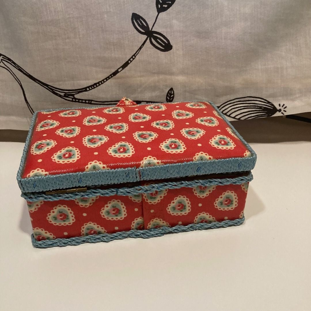 Cath Kidson Sewing Kit, Hobbies & Toys, Stationery & Craft, Craft