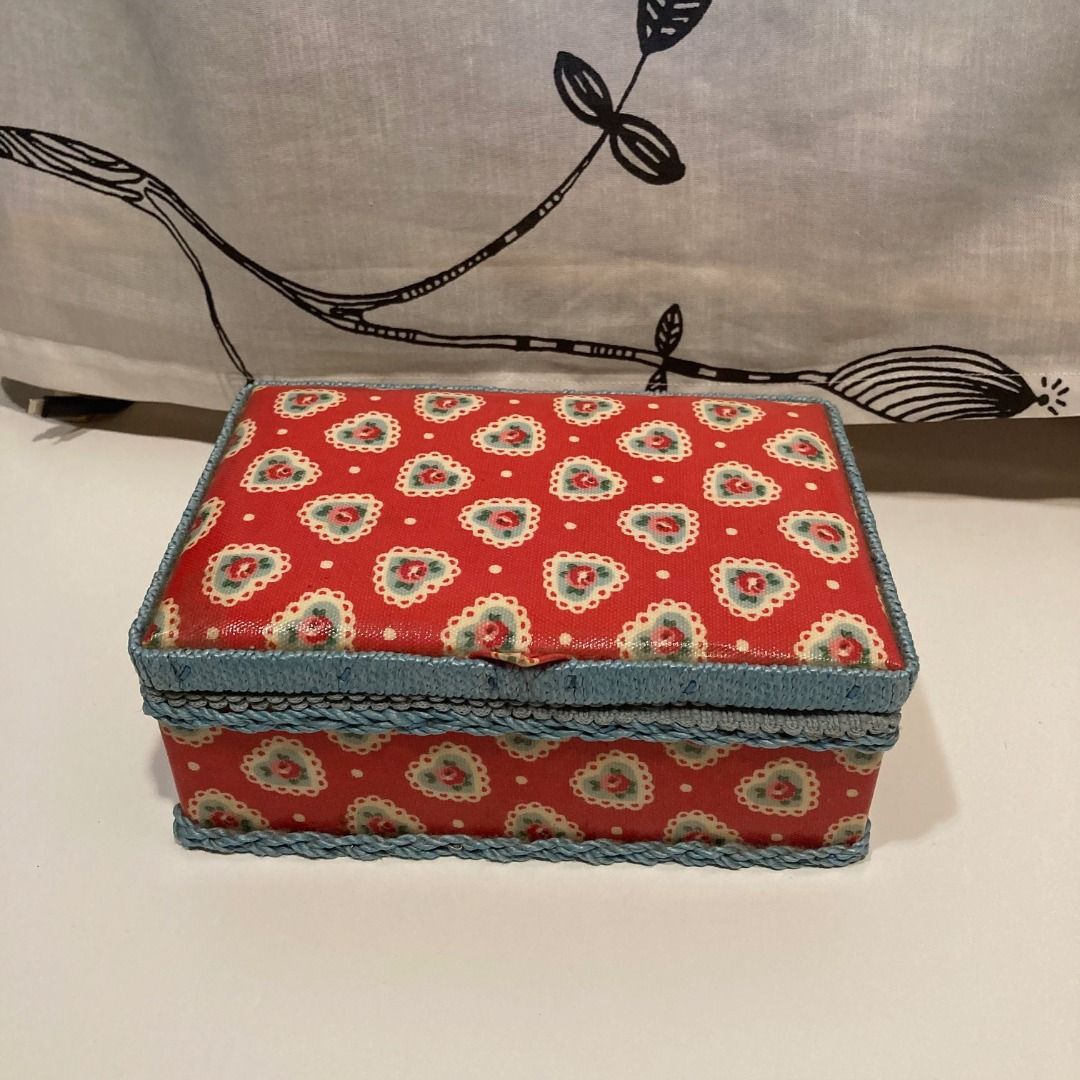 Cath Kidson Sewing Kit, Hobbies & Toys, Stationery & Craft, Craft