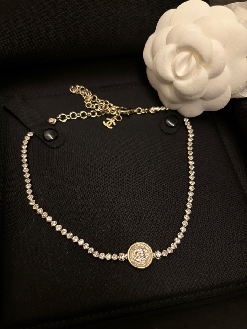Chanel choker, Women's Fashion, Jewelry & Organisers, Necklaces on ...