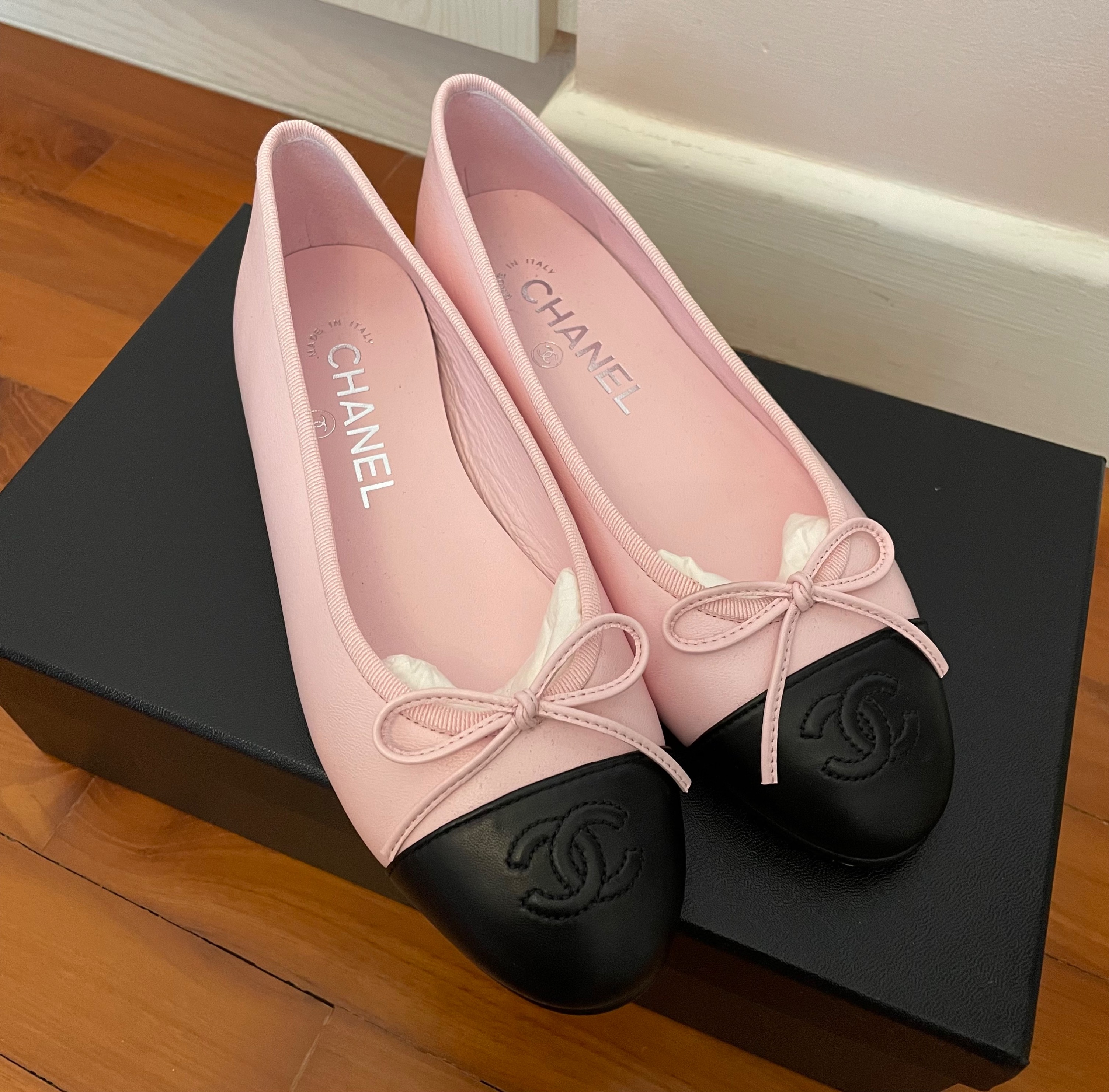 Leather ballet flats Chanel Pink size 35 EU in Leather - 35487623