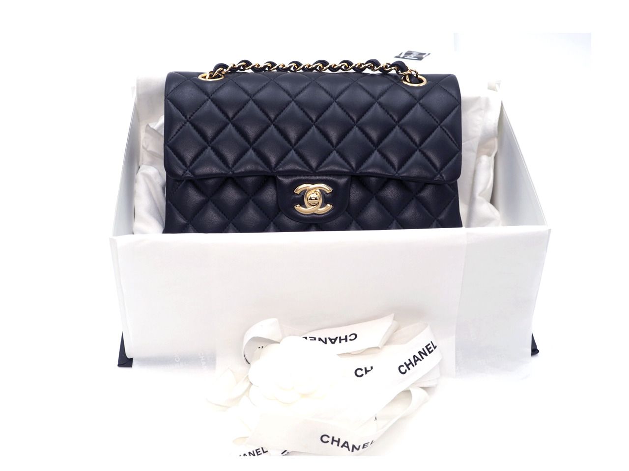 CHANEL T9TPAHEC Black Grained Shiny Calfskin A01113Y Small Classic