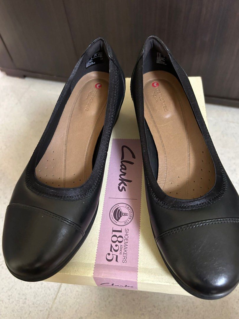 Clarks black discount sandals sale