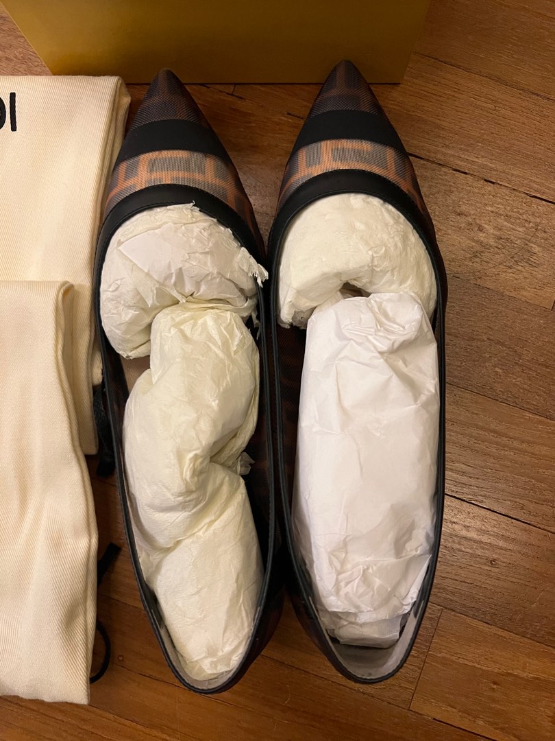 Classic Fendi Flats like new