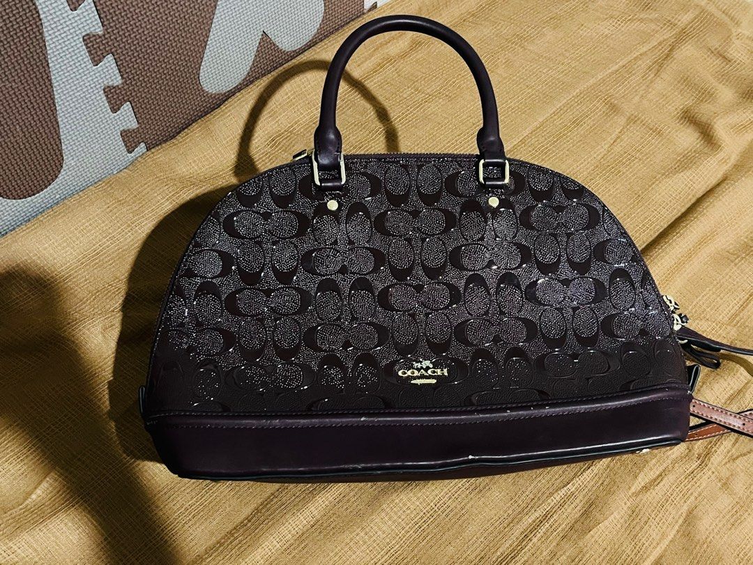 Coach Dome Bag in Burgundy (Category: Luxury Bags & Wallets) located in Iloilo. Submitted by leafaurillo (Listing ID 1261493181, Image 2). Description: .