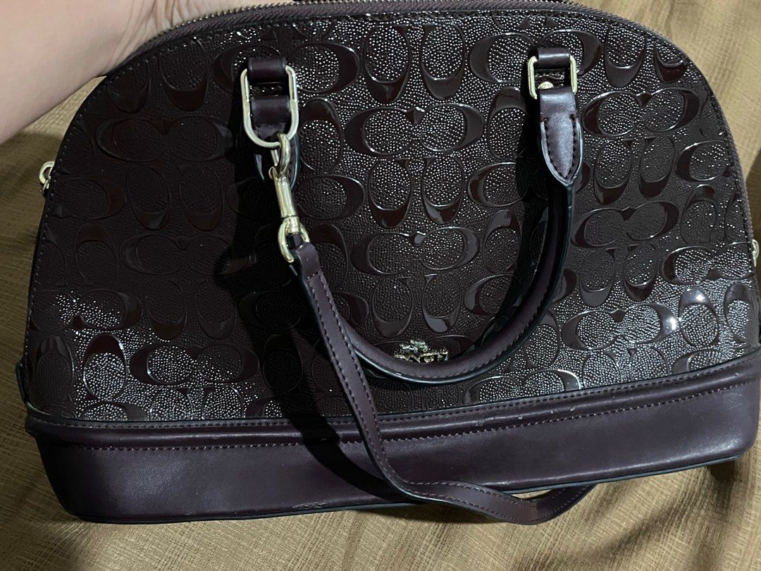 Coach Dome Bag in Burgundy (Category: Luxury Bags & Wallets) located in Iloilo. Submitted by leafaurillo (Listing ID 1261493181, Image 1). Description: .
