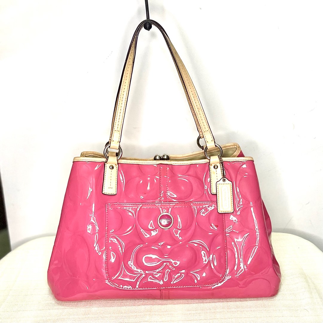 Coach pink patent 2025 leather purse