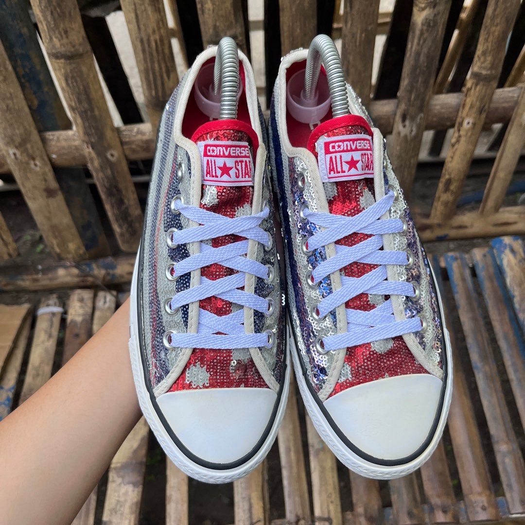 Blue online sequin converse
