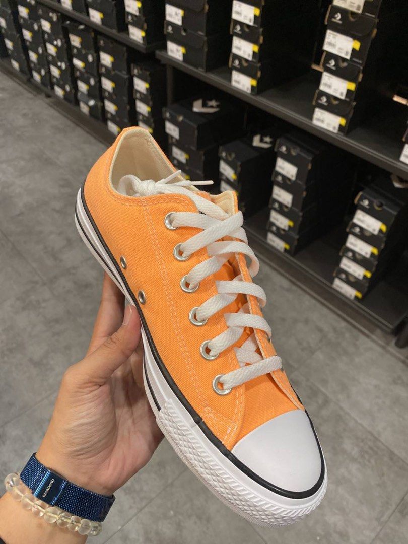 Converse discount outlet orange