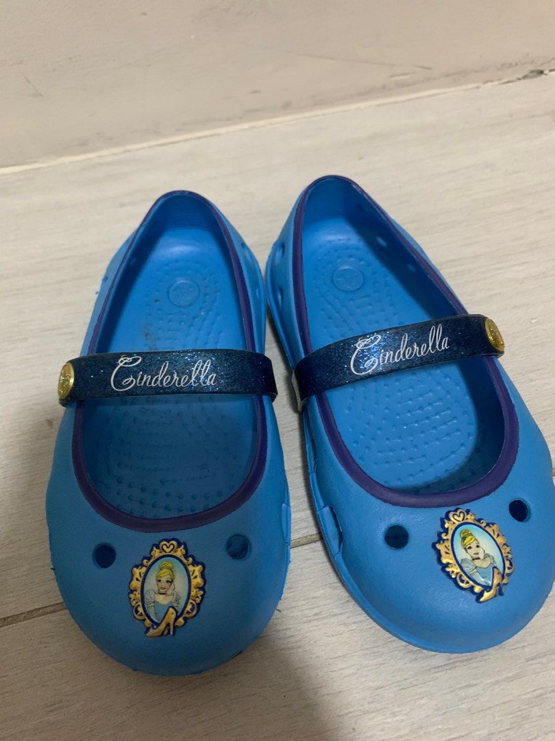 Cinderella crocs deals