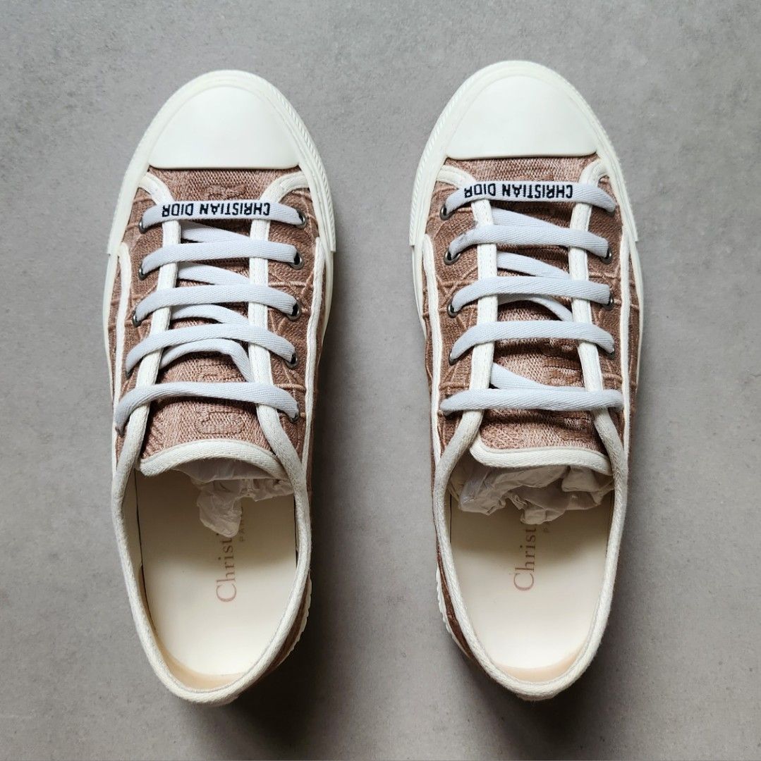 Walk n dior best sale low top sneaker