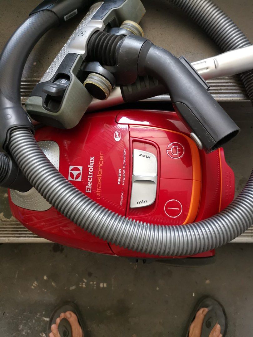 Electrolux vacuum cleaner, TV & Home Appliances, Vacuum Cleaner