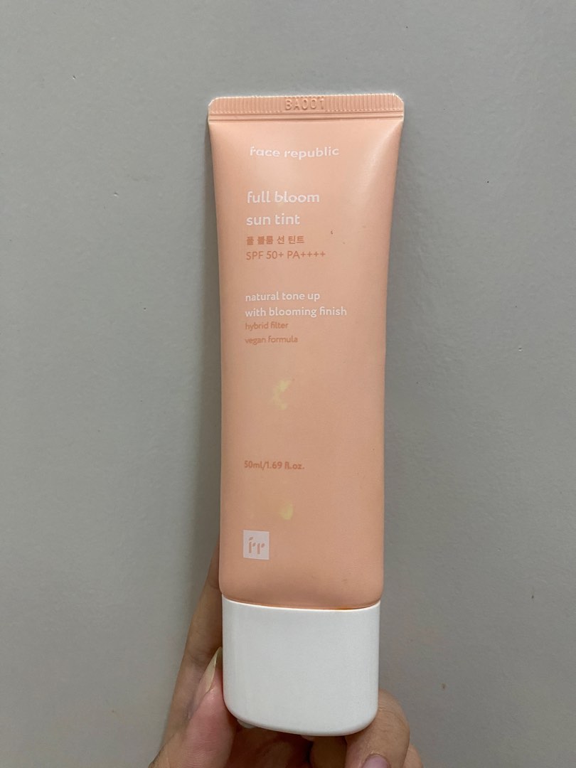 Face Republic Full Bloom Sun Tint SPF50+ PA++ ++ 50mL sunscreen
