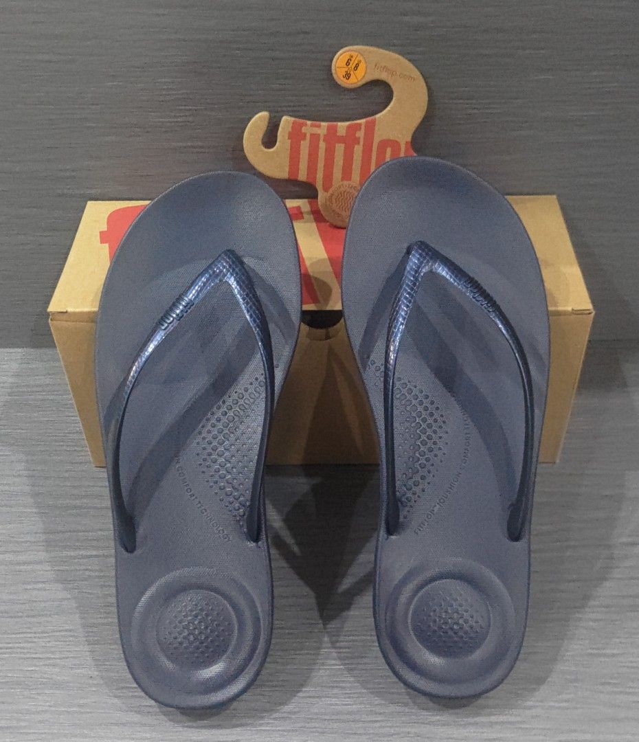 FitFlop Iqushion Ergonomic Flip-Flops Sandals - Gold