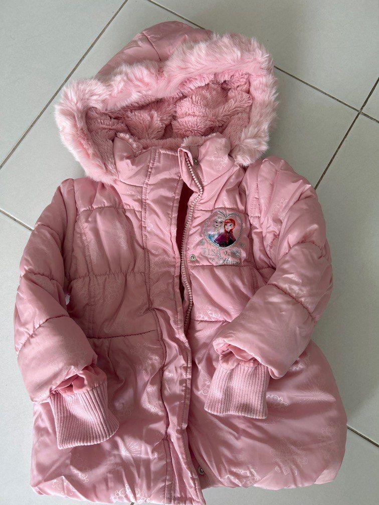 Frozen winter jacket. Gd quality . Use once for trip only Suitable for 3 5yrs