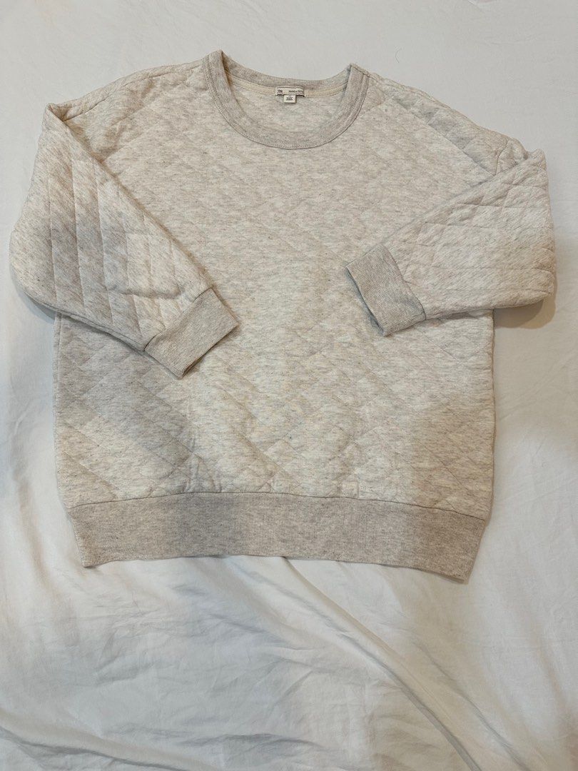 GAP Quilted Sweater (Category: Coats, Jackets and Outerwear) located in Paranaque City. Submitted by applemt (Listing ID 1261386135, Image 1). Description: Runs large pull-on sweater with quilt design. Color is Oat. Buy my sweater and pick one layering shirt or pants to complete your look! Check out my listing 😊 #sweldona.