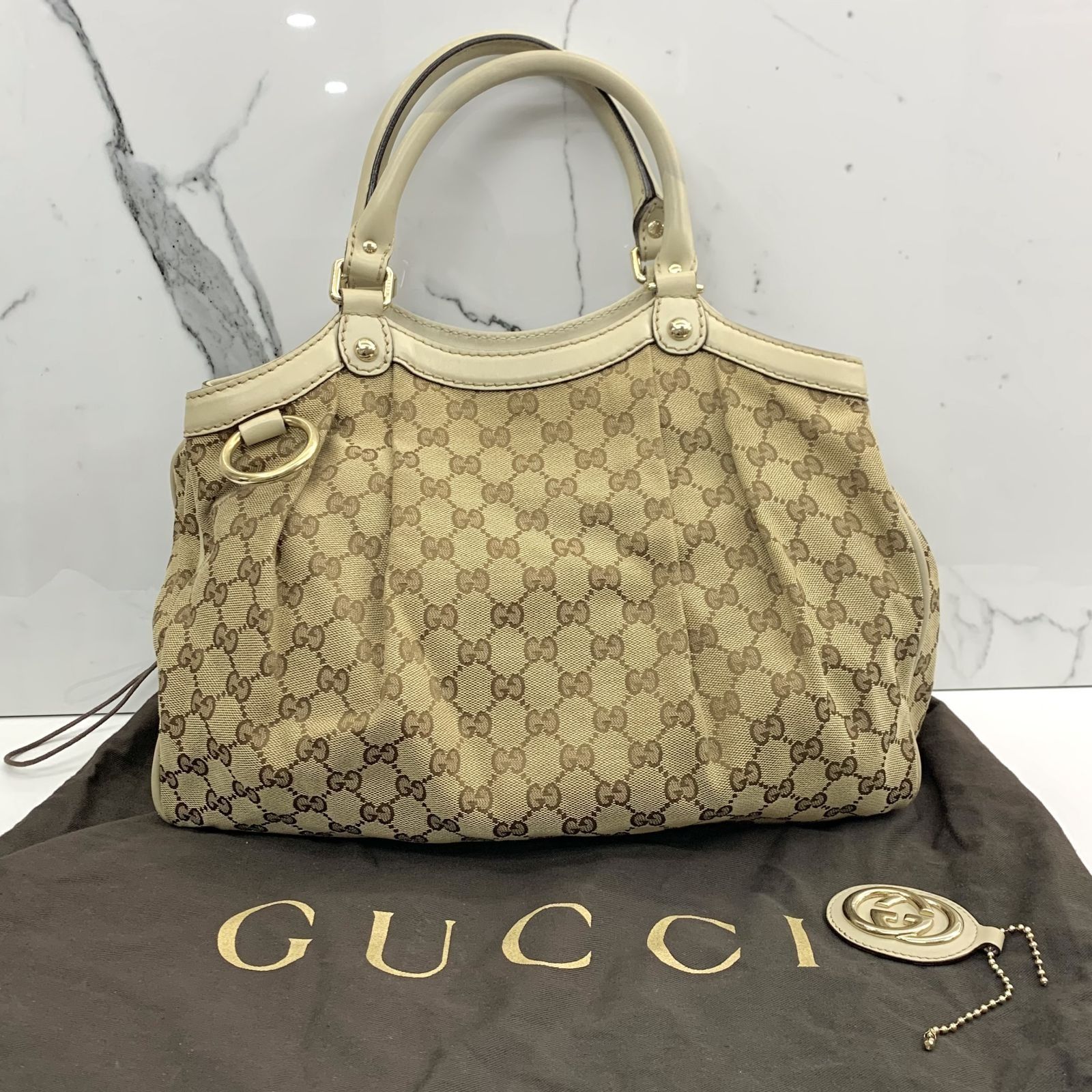 Gucci 211944 discount