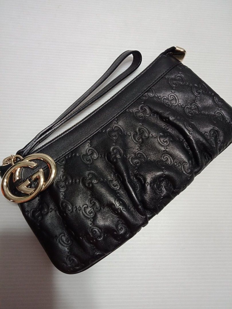 Gucci black wristlet deals