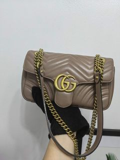 GUCCI GG Marmont matelassé mini bag •White, Women's Fashion, Bags &  Wallets, Shoulder Bags on Carousell