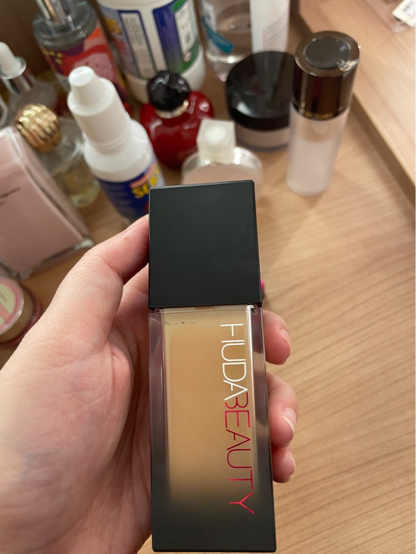 Huda beauty promo foundation