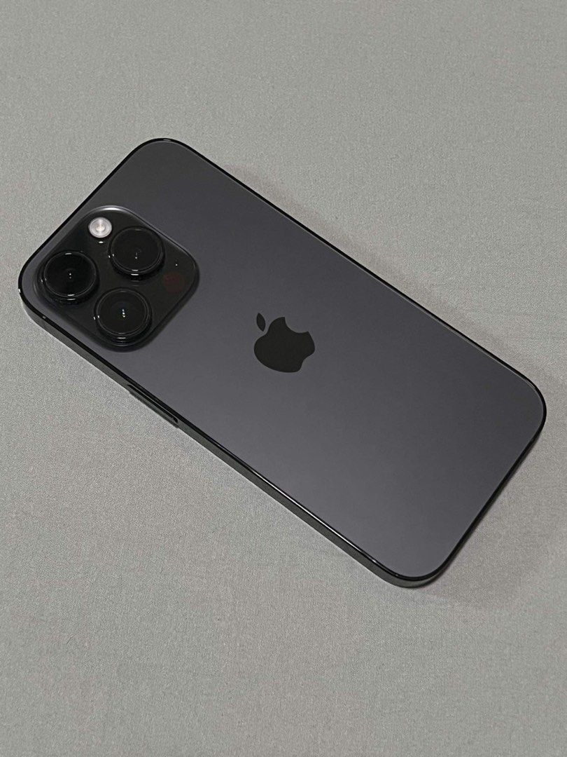 Iphone 14 PRO 512GB - Dual Physical Sim (Category: iPhone 14 Series) located in Quezon City. Submitted by itsjun_ (Listing ID 1261502461, Image 2). Description: Iphone 14 pro 512gb makinis, black, walang gasgas, no issues, see picture good buy.