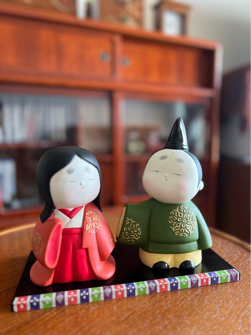 Japanese ceramic dolls top