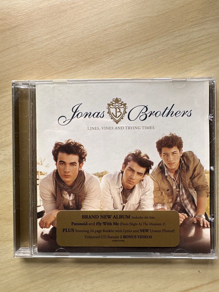 Jonas Brothers Lines Vines and Trying Times (2009), Hobbies & Toys