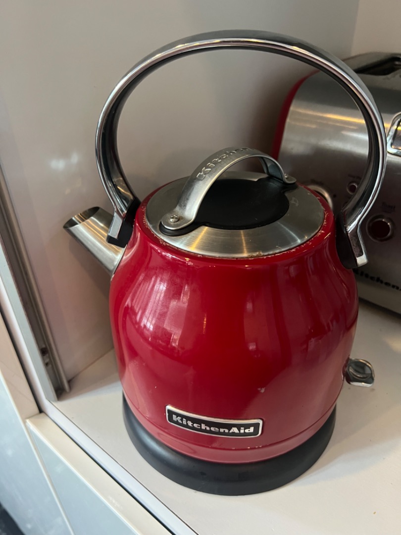 KitchenAid Electric Kettle (Red), TV & Home Appliances, Kitchen Appliances, Kettles & Airpots on