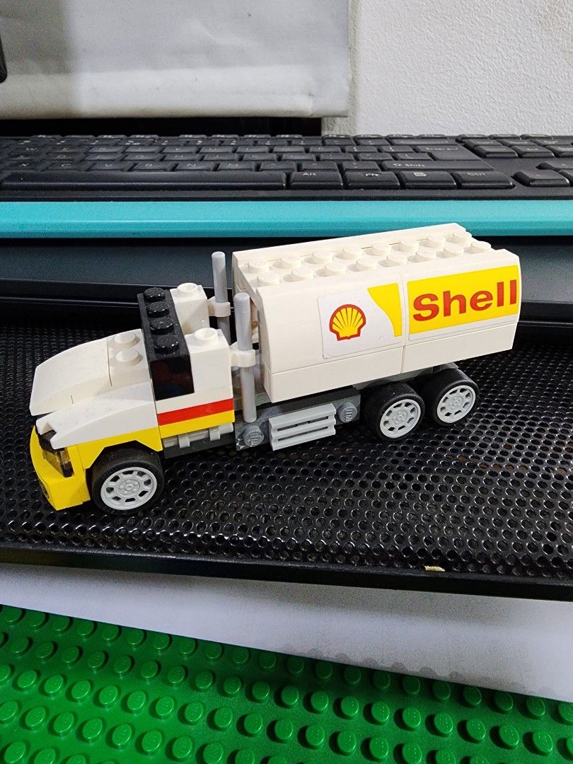 Lego Shell Cars (Category: Lego & Building Sets) located in Pasig City. Submitted by cherry_blossoms93 (Listing ID 1261397645, Image 3). Description: selling as lot and as-is no bag/box displayed.