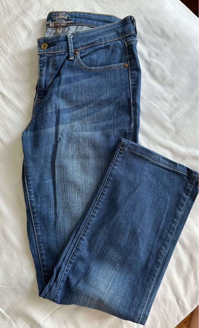 Levi's demi sales curve slim