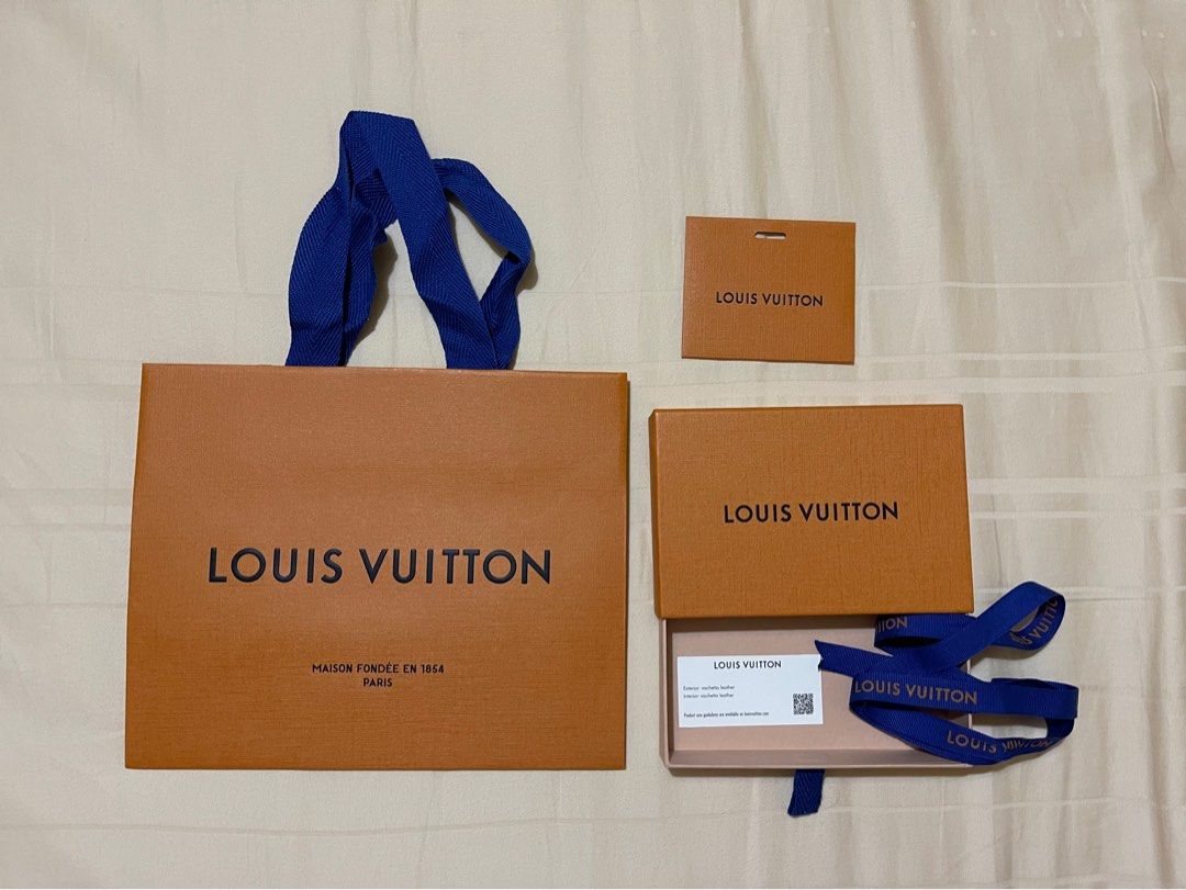 LOUIS VUITTON Authentic Paper Gift Shopping Bag LARGE SIZE 16 x13 x 6”