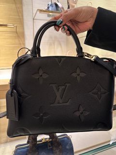 Allu.SG - 【How to check LV authenticity by its leather trademark stamp?】  Leather trademark stamps are those that feature the ® trademark symbol. On authentic  stamps , 1. Round “O” letters are