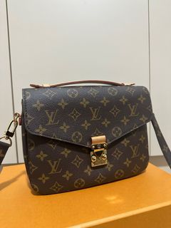 LOUIS VUITTON Limited Edition Monogram Infrarouge Canvas Pochette Metis  Bag, Luxury, Bags & Wallets on Carousell