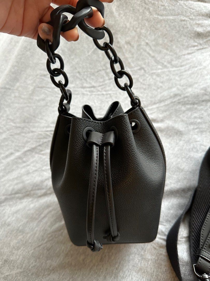 Chain handle hotsell bucket bag
