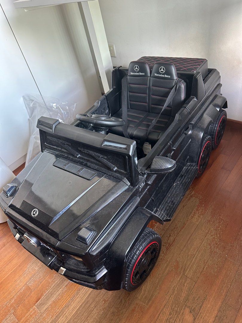 Mercedes Benz toy car with remote control, Hobbies & Toys, Toys & Games