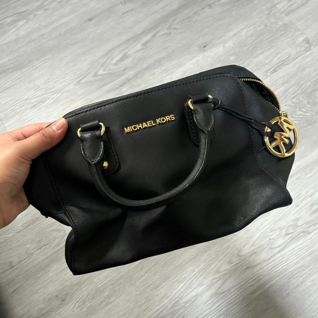 Michael Kors Clutch, Luxury, Bags & Wallets on Carousell