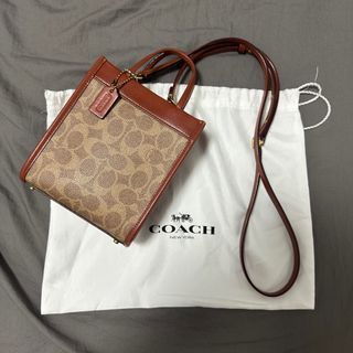 Genuine COACH Micro Zoe Crossbody Bag In Colorblock White, Women's Fashion,  Bags & Wallets, Cross-body Bags on Carousell