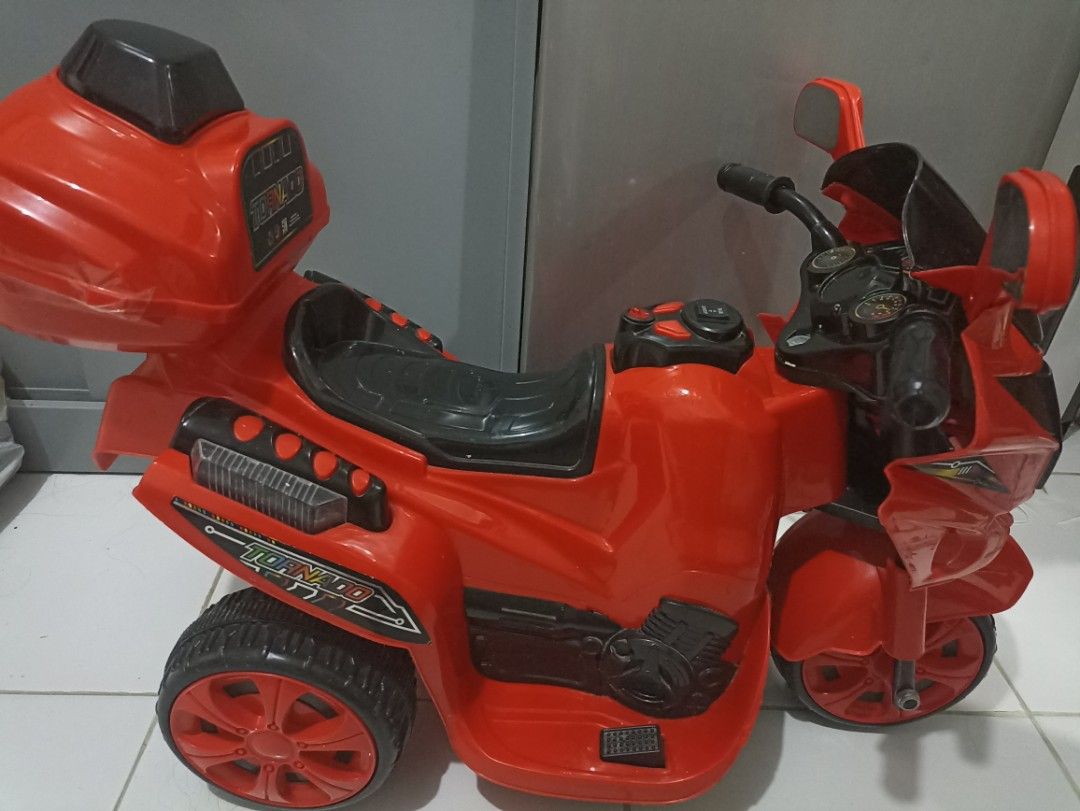 Motor anak aki, Bayi & Anak, Mainan & Baby Walker di Carousell