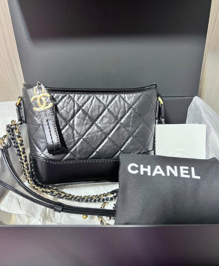 New Chanel Gabrielle Small Black Ghw Chip (Buckle zipper sealed