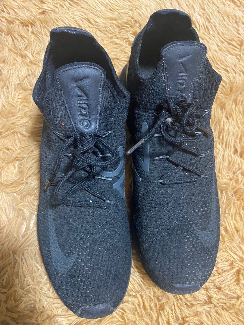 Triple black 270 discount flyknit
