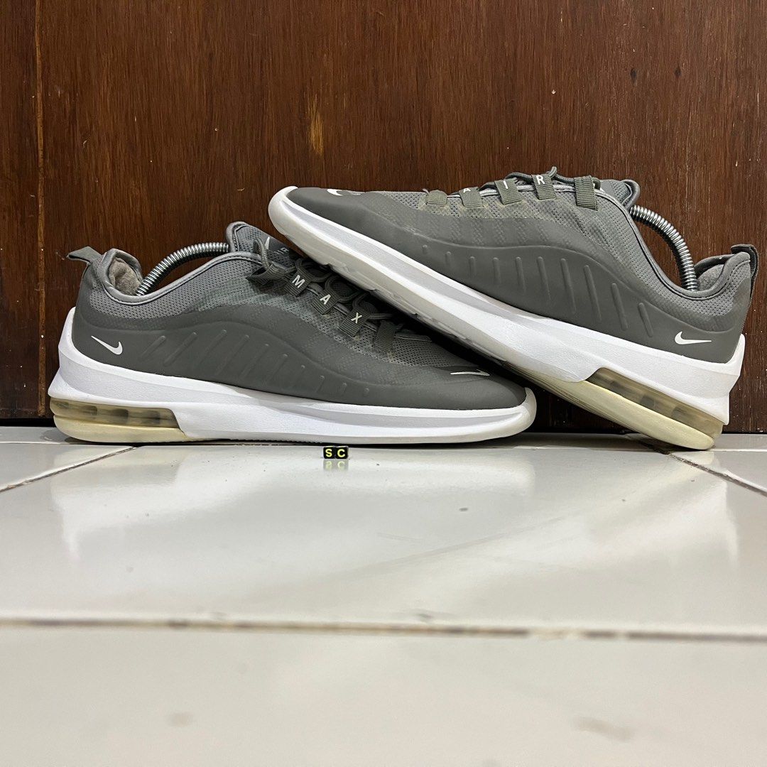 Nike air on sale max axis 42