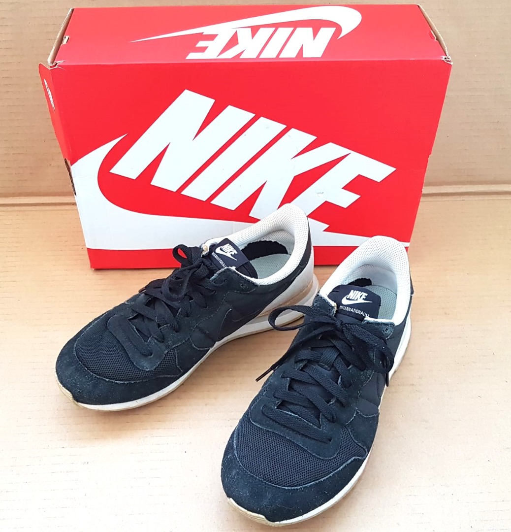 Nike internationalist celebrities hot sale
