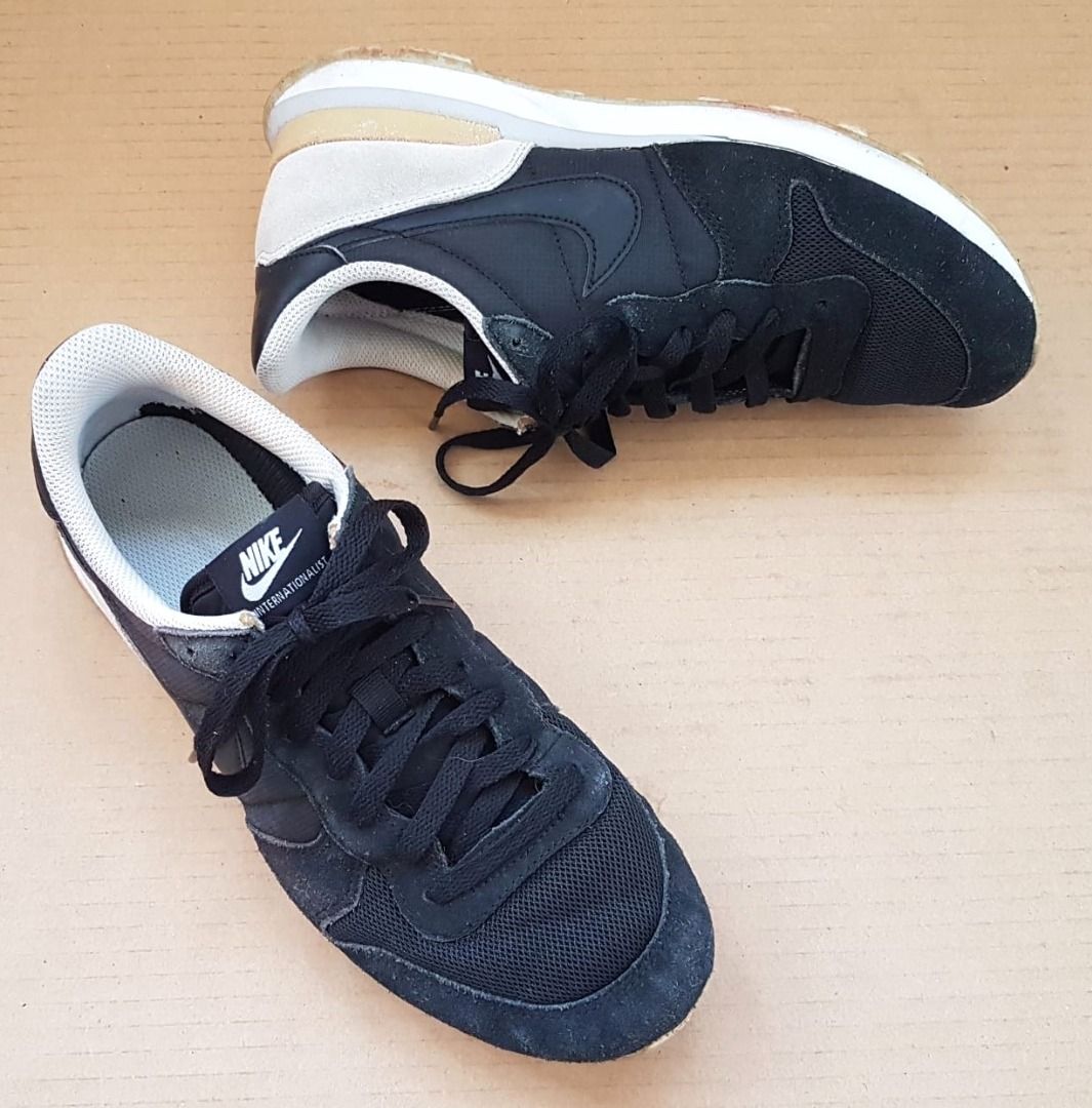 Nike internationalist online black and white