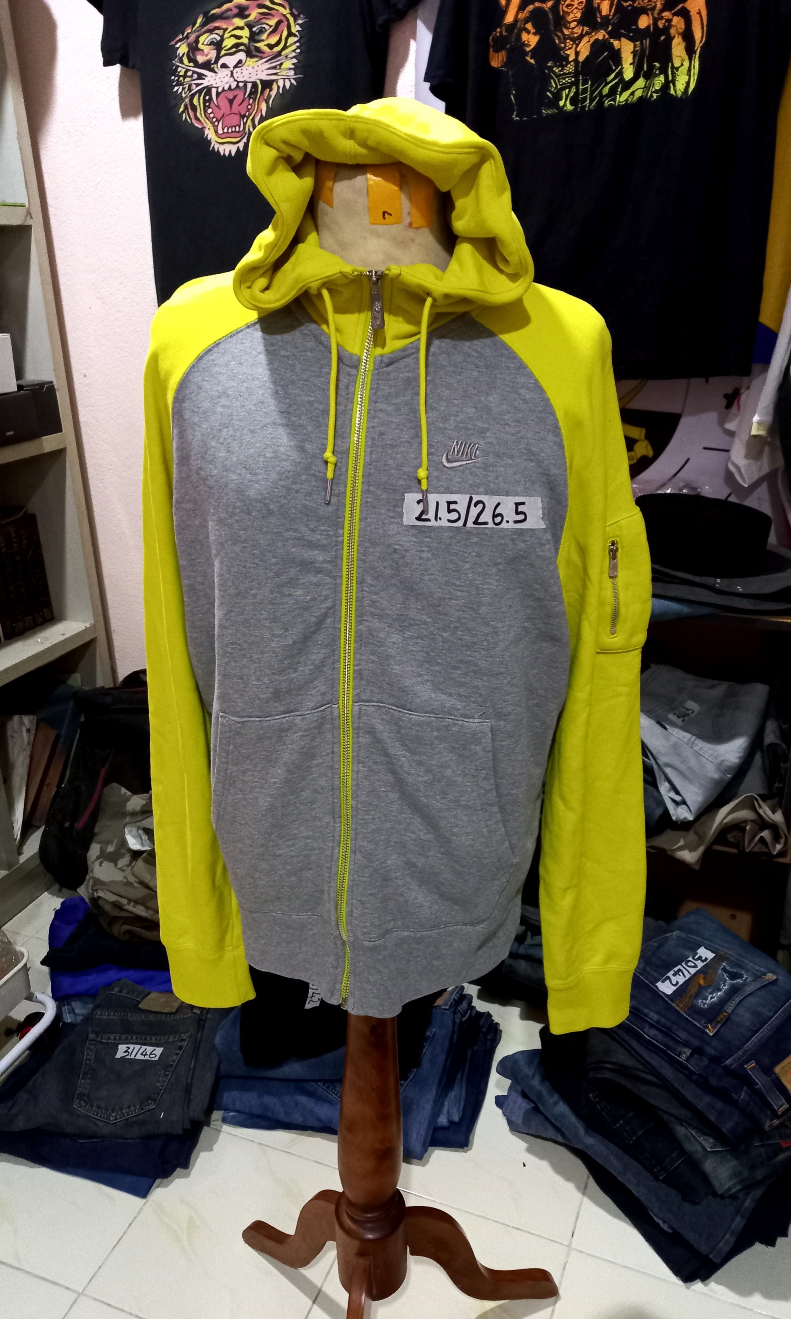 Nike hoodie Men s Fashion Coats Jackets and Outerwear on Carousell