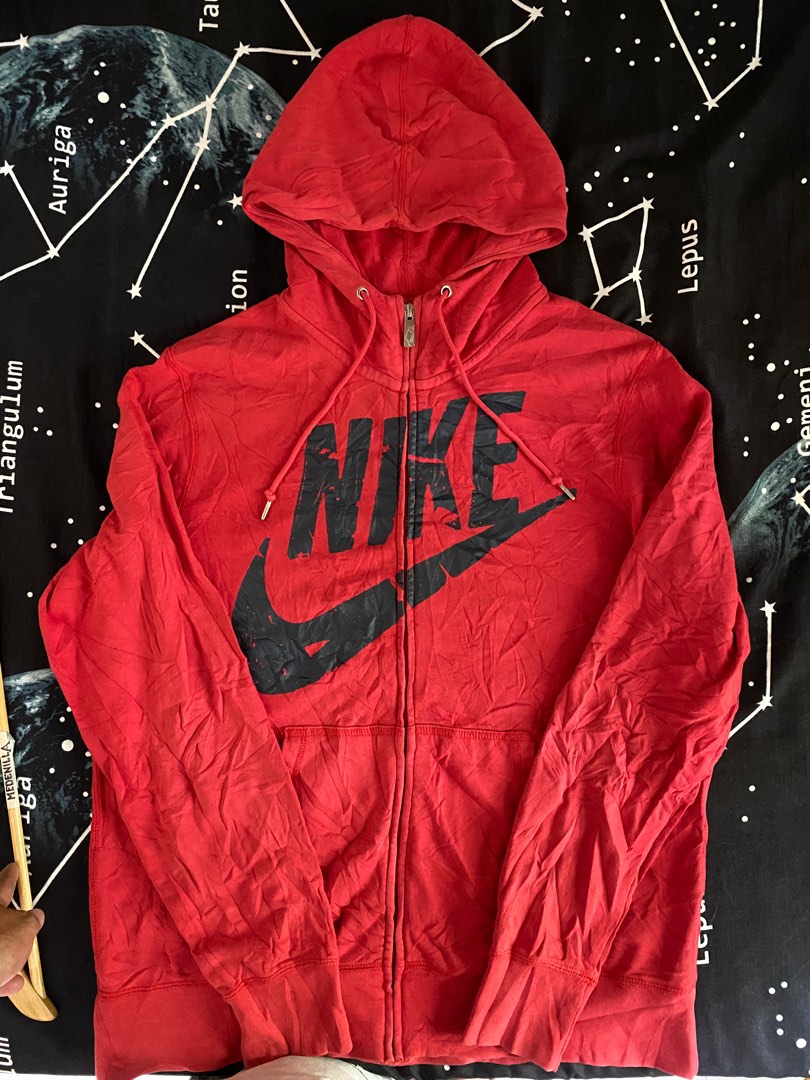 Nike Hoodie XL, Men's Fashion, Coats, Jackets and Outerwear on Carousell