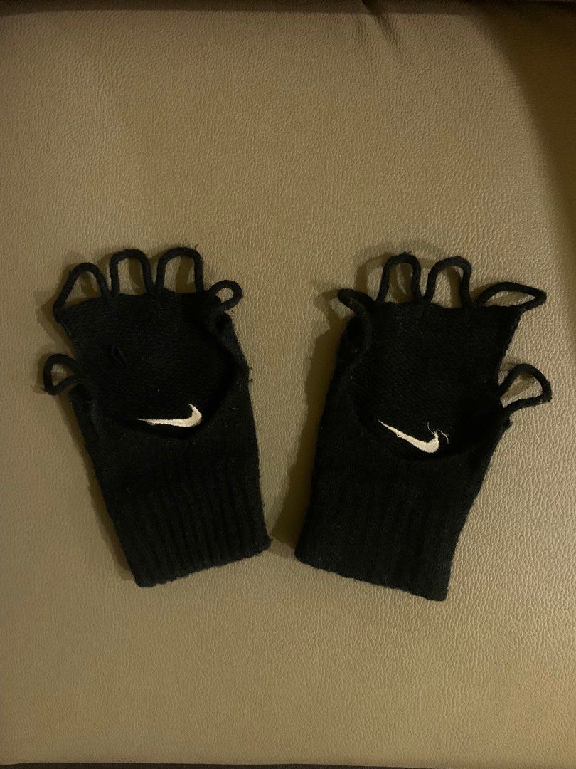 mens nike knitted gloves