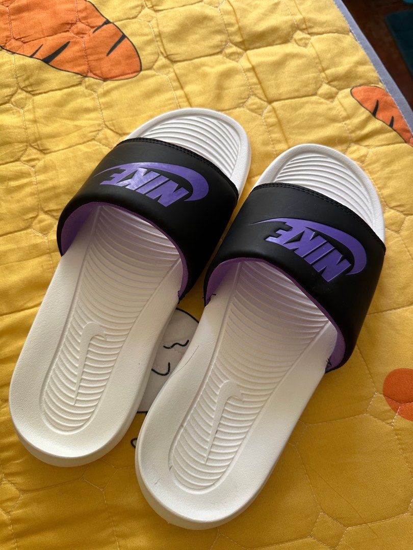 Purple nike sale benassi slides